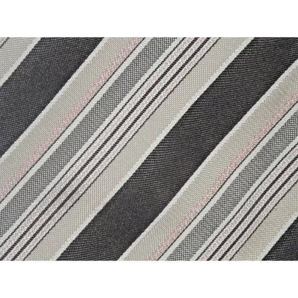 Hugo Boss Men’s Necktie Made in Italy - Picture 2 of 7